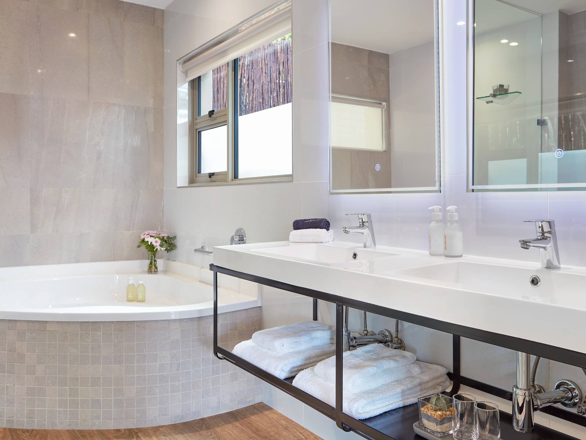 Horizon Suite - The Cliffside | Northcliff Ridge, Gauteng