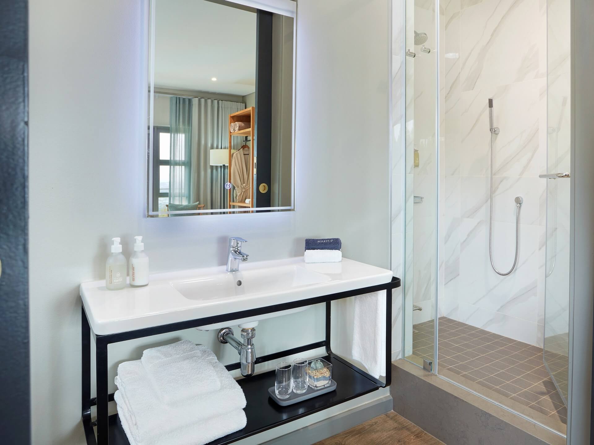 Sunrise room - The Cliffside | Northcliff Ridge, Gauteng